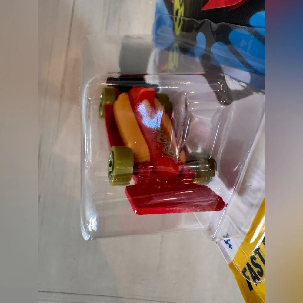 Hot Wheels Street Wiener “Spicy Dog” 85/250 – 2025 Fast Foodie 1/5